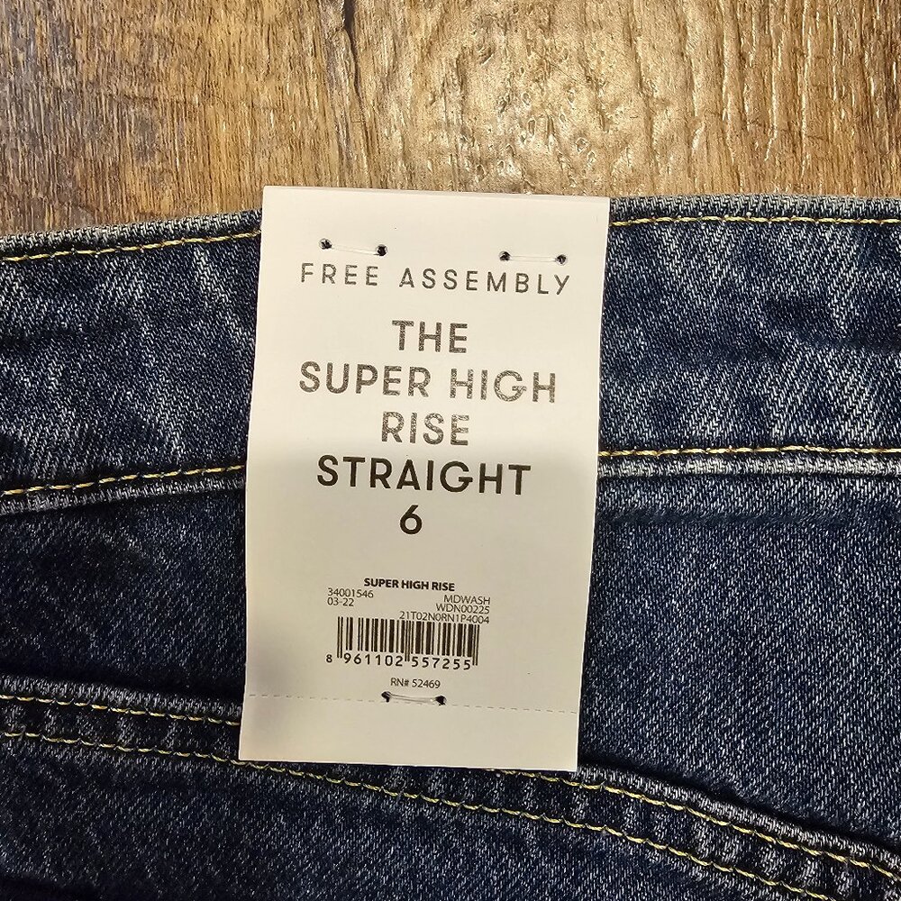 Super High Rise Straight Jeans Women's Size 6